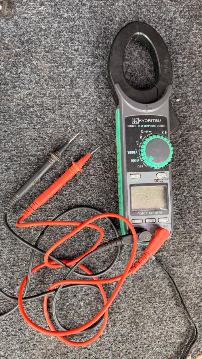 AC / DC Clamp Meter